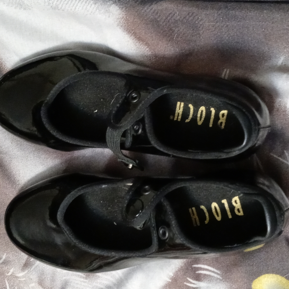 Kids 13 1/2 tap shoes